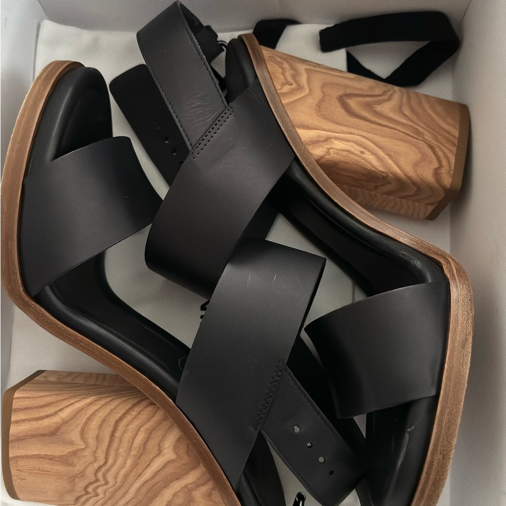 Vince Haley Sandals
